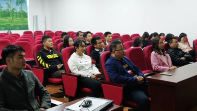 惠州理工学校组织教职工收看庆祝改革开放40周年大会直播
