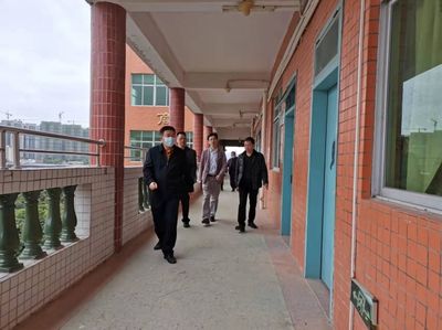 市教育局督查小组莅临我校进行开学工作及校园疫情防控检查指导工作