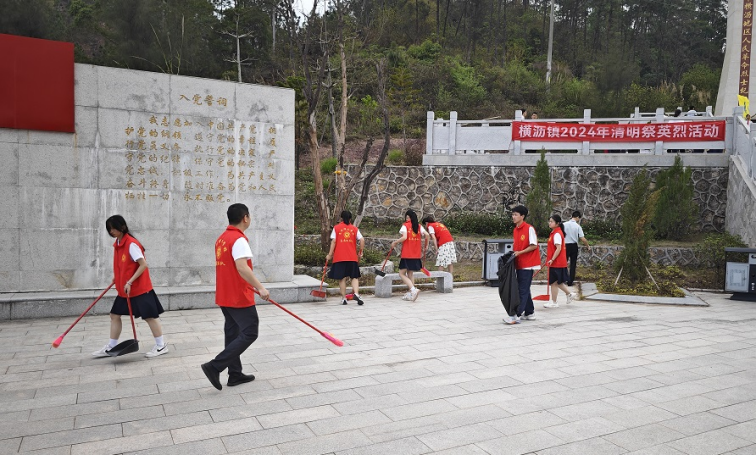 祭英烈传红色基因，担使命践行复兴梦——惠州理工学校开展清明祭英烈活动459.png