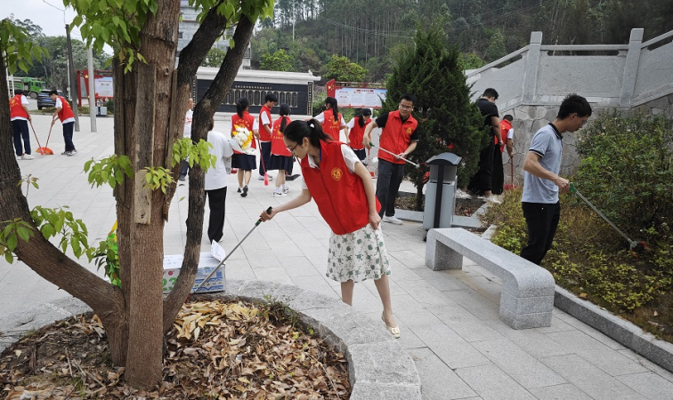 祭英烈传红色基因，担使命践行复兴梦——惠州理工学校开展清明祭英烈活动458.png